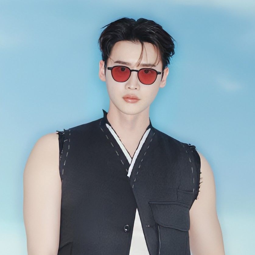 Latest photo of Lee Jongsuk