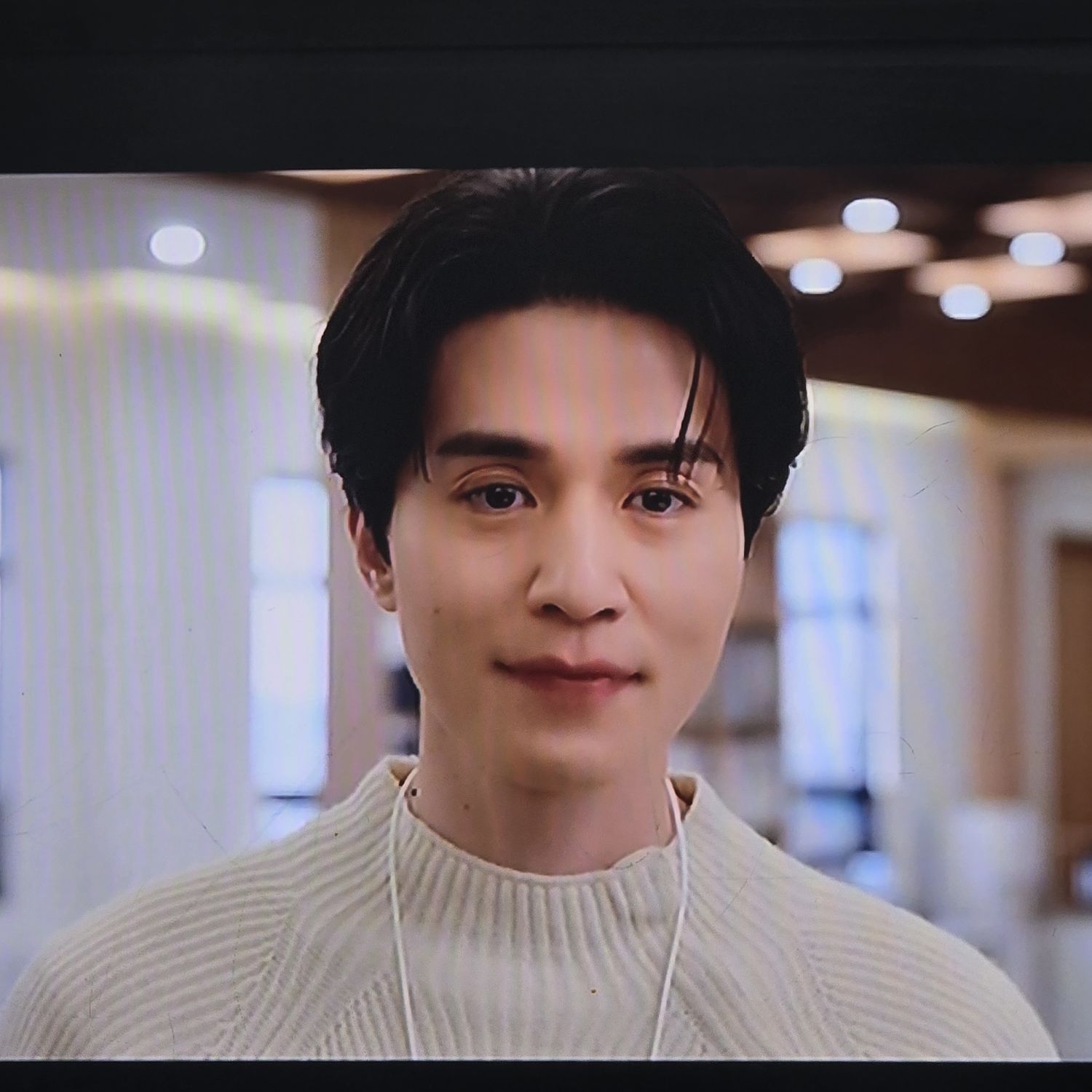 Behind-the-scenes cut of Lee Dongwook