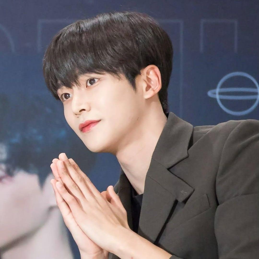 Foto terbaru dari Rowoon