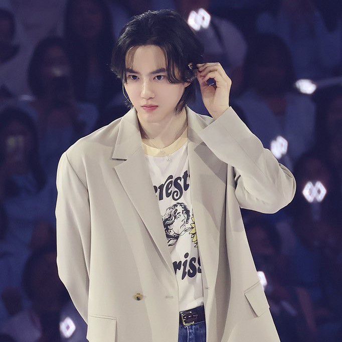 Recent activity shot of Suho