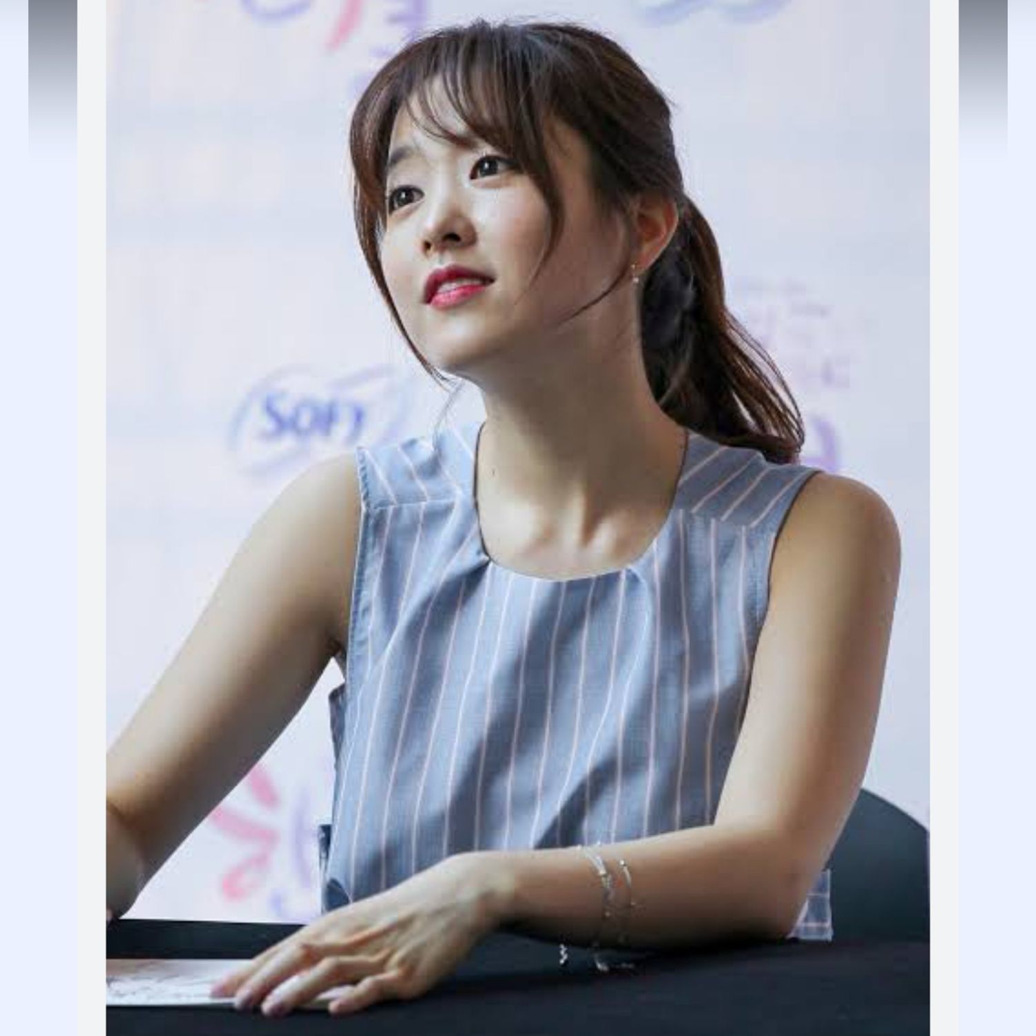 A moment captured by a fan of Park Boyoung