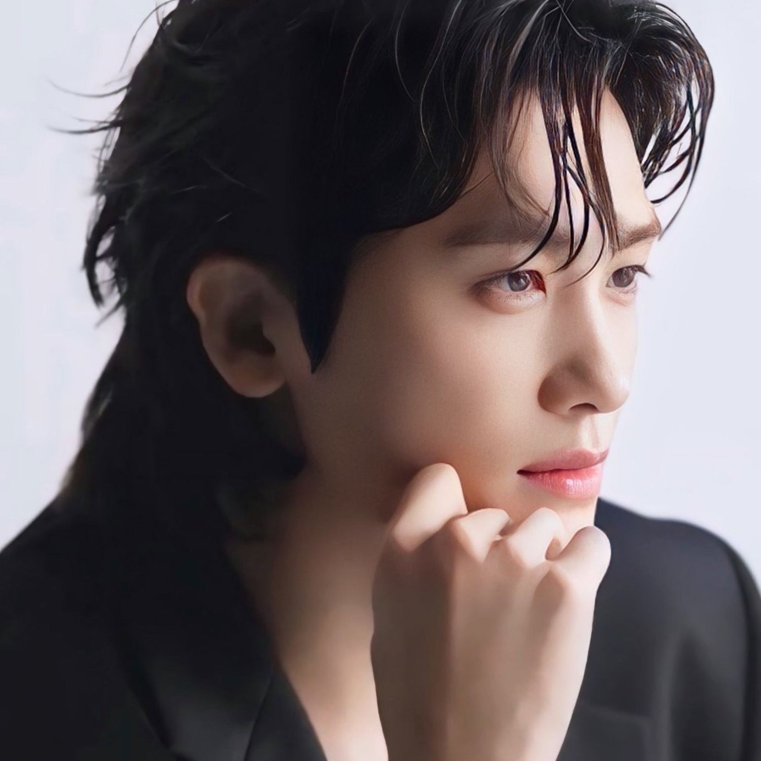 Behind-the-scenes cut of Park Hyungsik