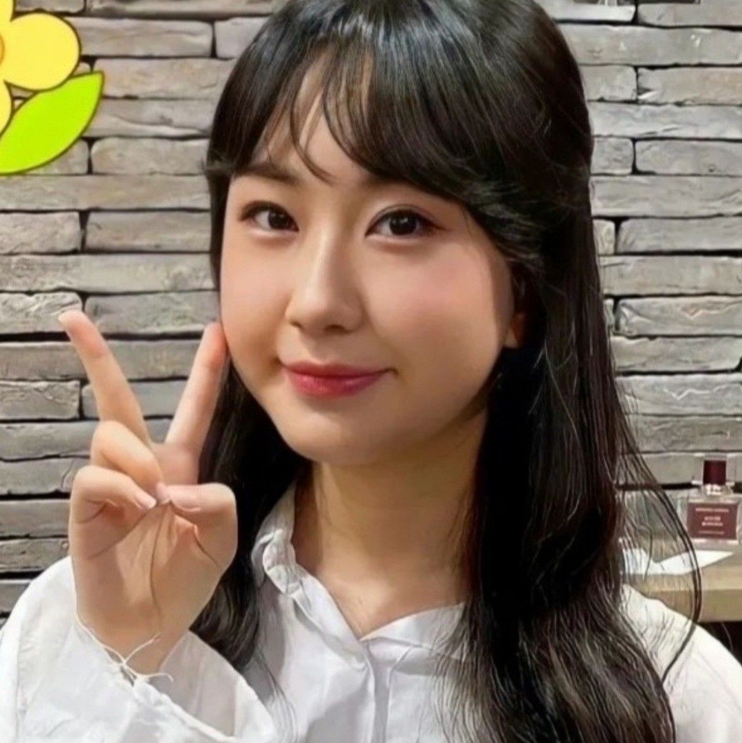 Foto kegiatan terbaru dari Jeon Yujin