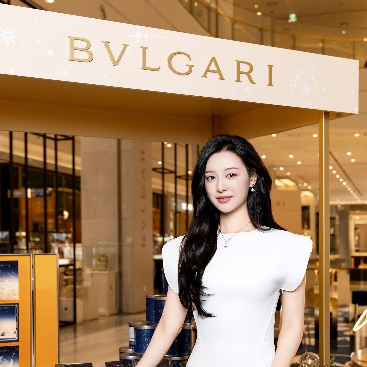 Behind-the-scenes cut of Kim Jiwon