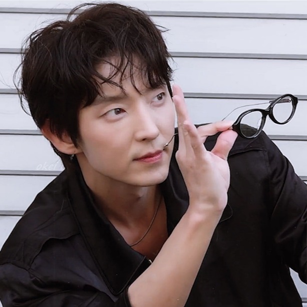 A moment captured by a fan of Lee Joongi