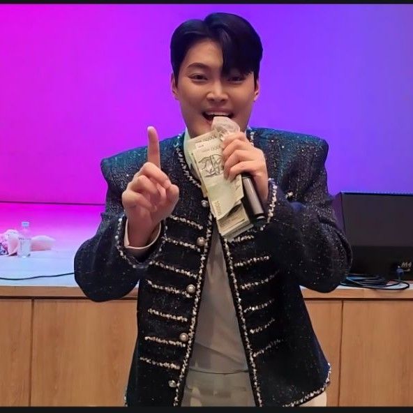 Recent activity shot of Kim Kyungmin