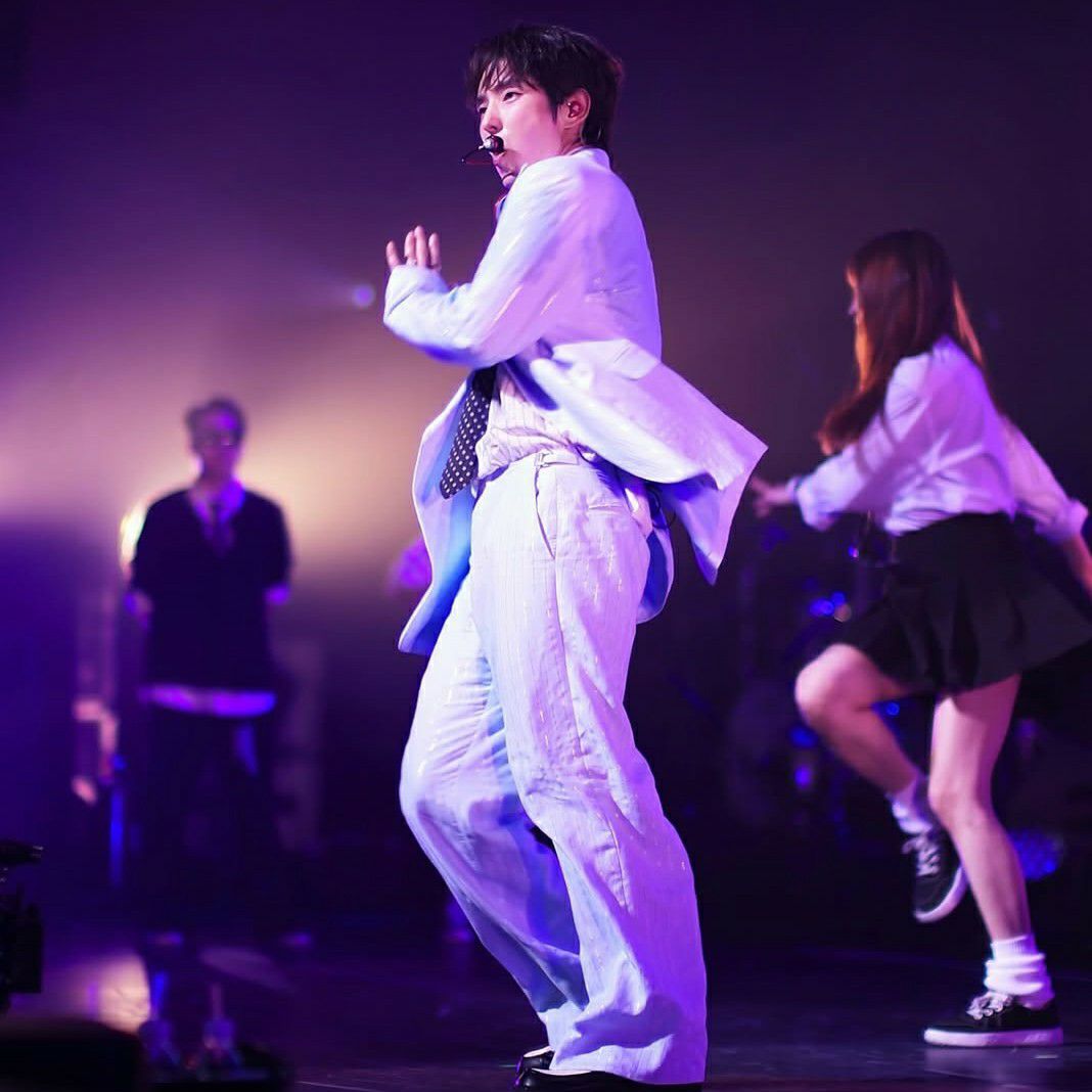 A moment captured by a fan of Lee Joongi