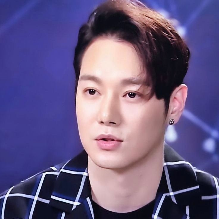 Behind-the-scenes cut of Hwanhee