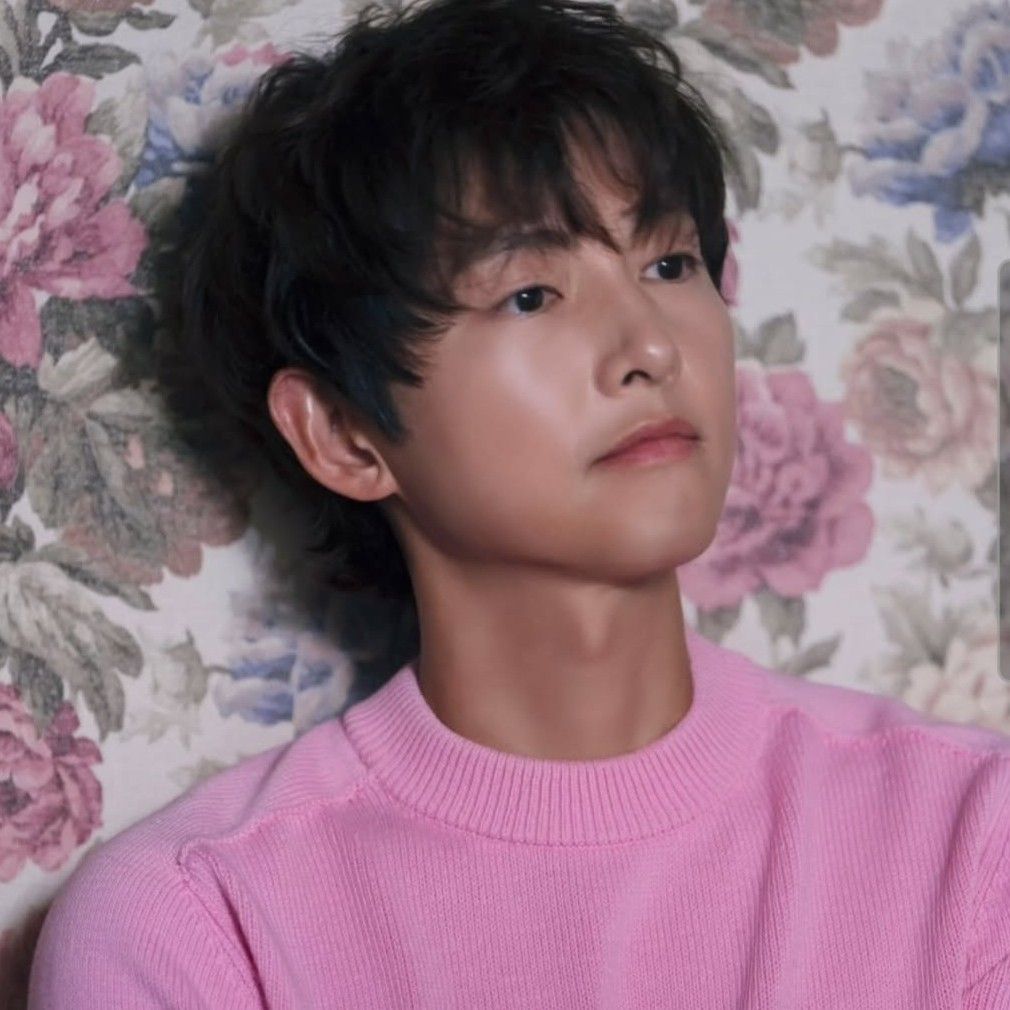 Latest photo of Song Joongki