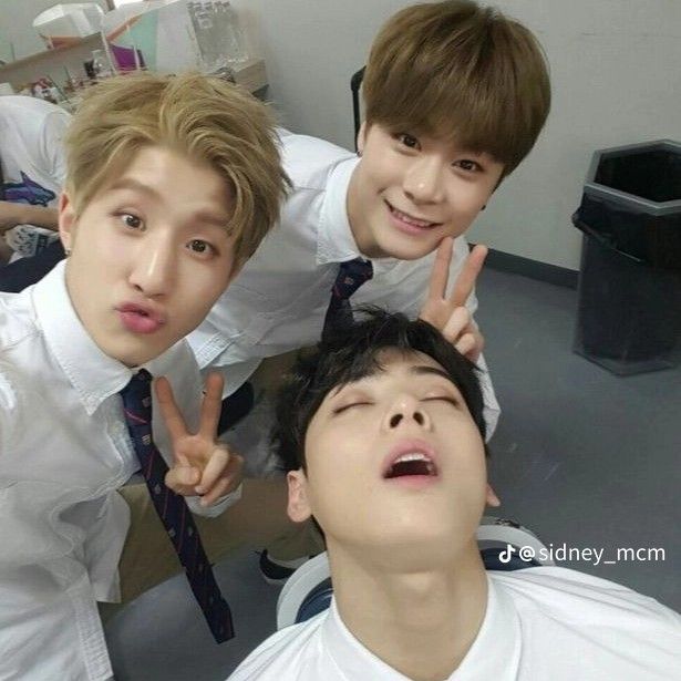 Latest photo of Cha Eunwoo