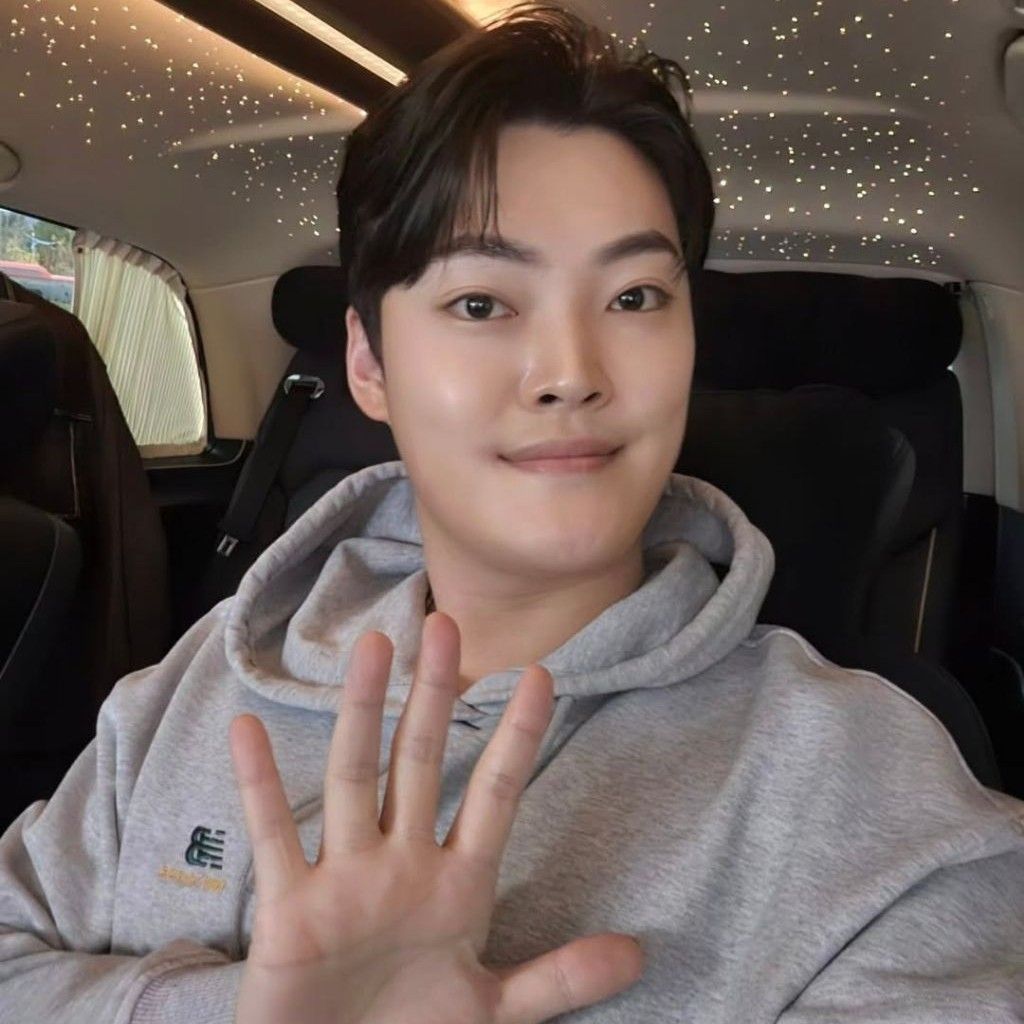 Latest photo of Kim Kyungmin