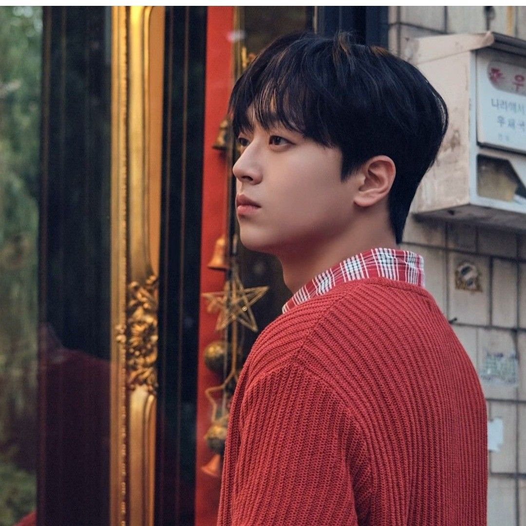 Foto terbaru dari Lee Chanwon