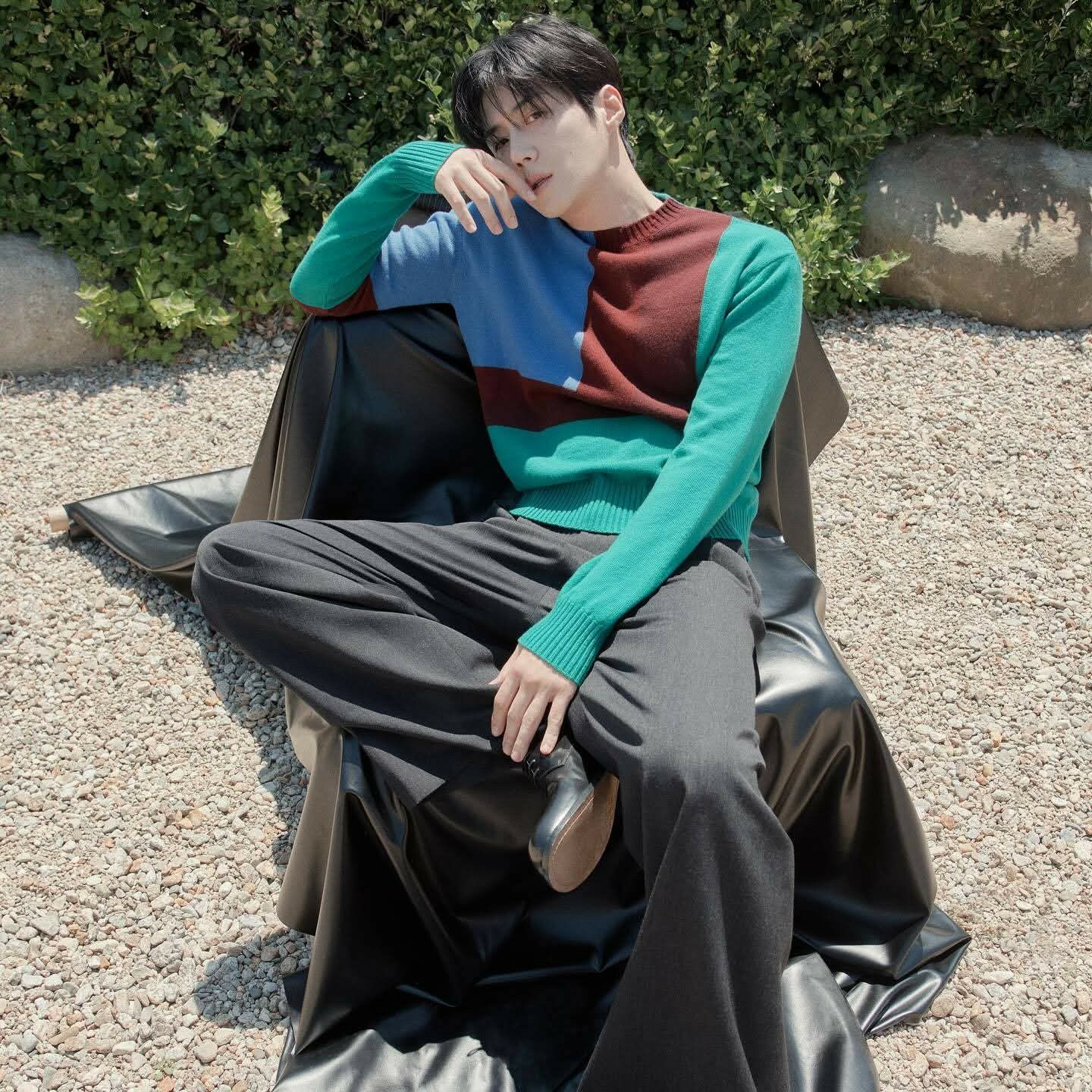 Behind-the-scenes cut of Kim Seonho