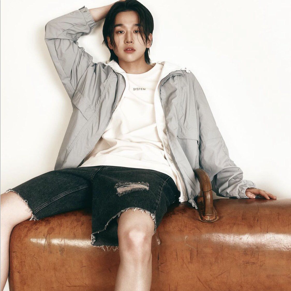 A moment captured by a fan of Kim Yoonwoo