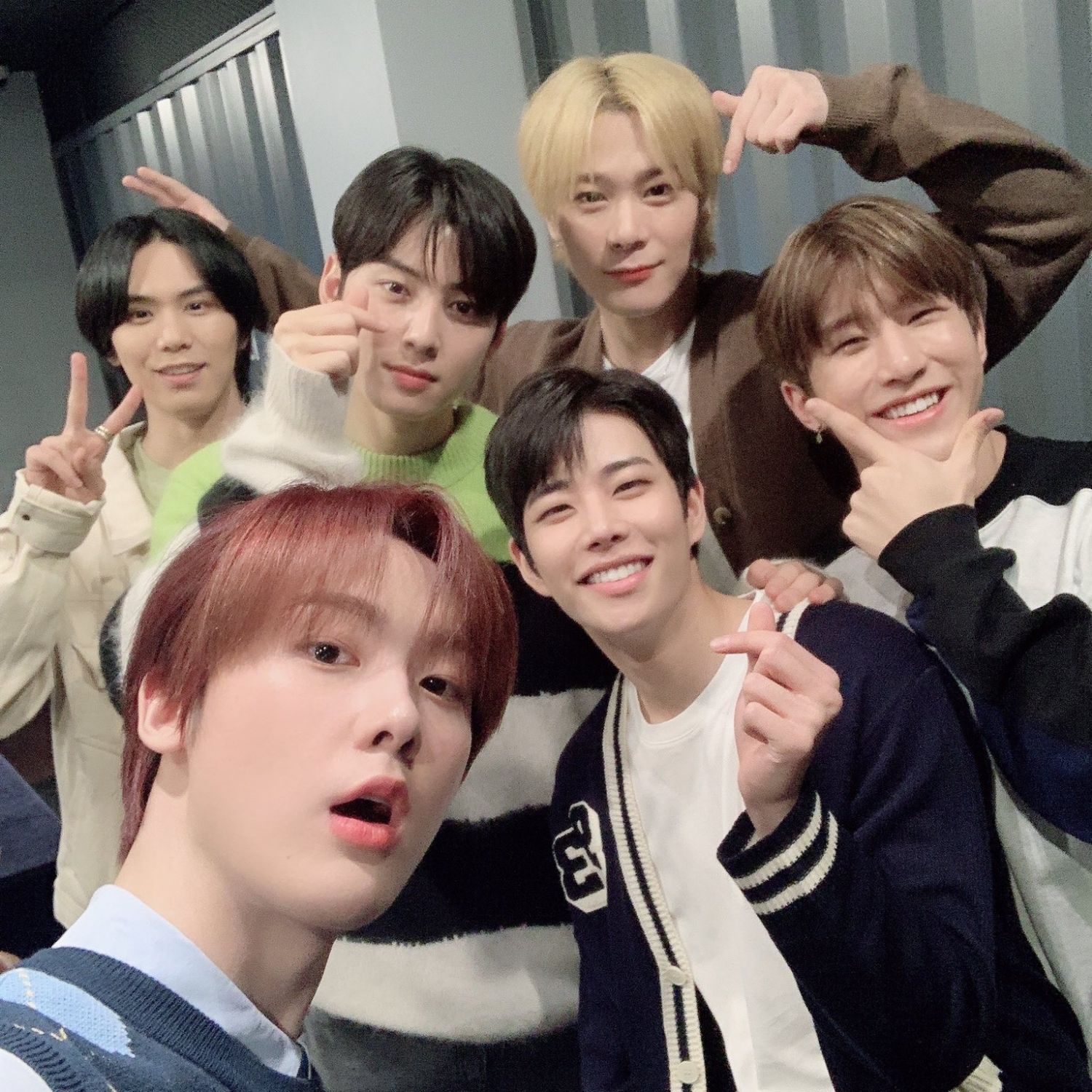 Behind-the-scenes cut of Cha Eunwoo