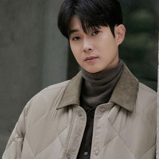 Behind-the-scenes cut of Choi Wooshik