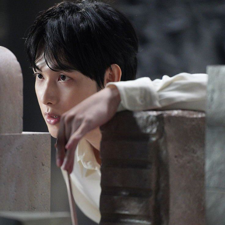 Behind-the-scenes cut of Yim Siwan