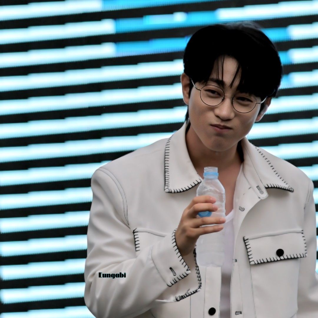 Behind-the-scenes cut of An Sunghoon