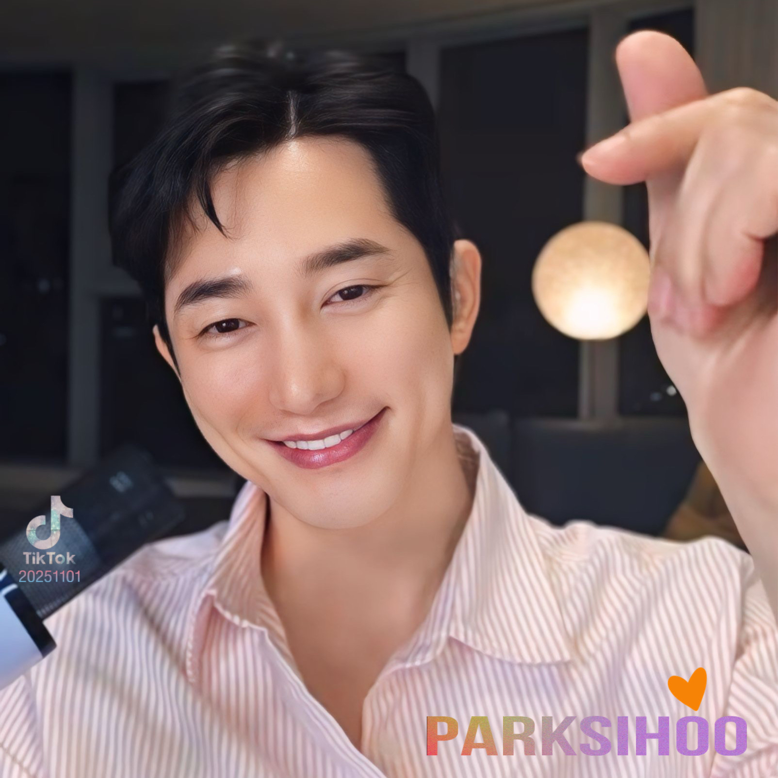 A moment captured by a fan of Park Sihoo