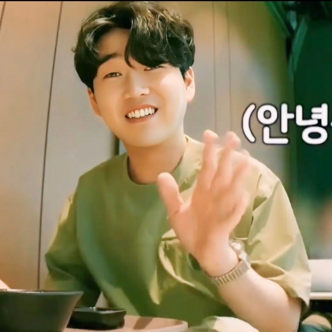 Behind-the-scenes cut of Hwang Youngwoong
