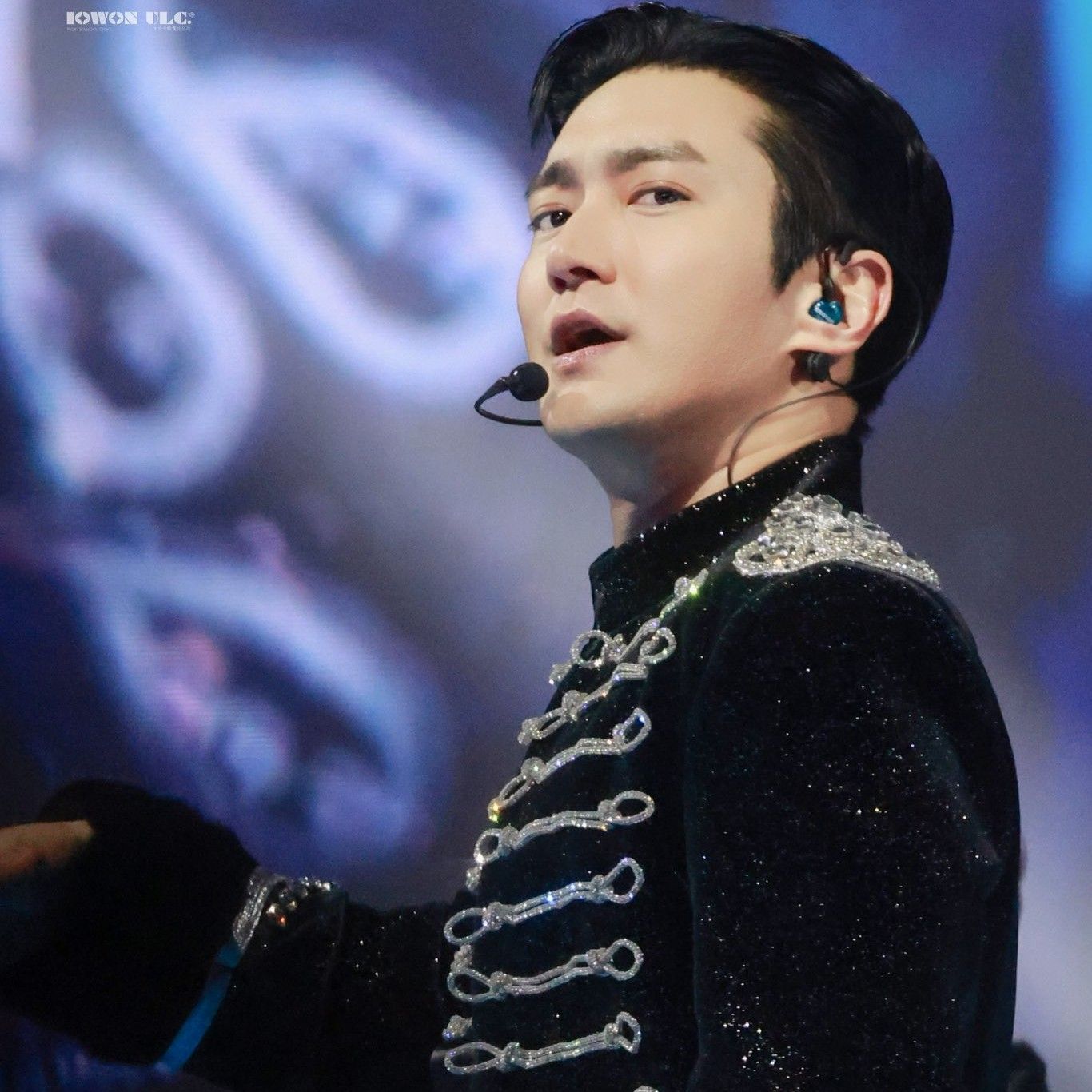 A moment captured by a fan of Choi Siwon