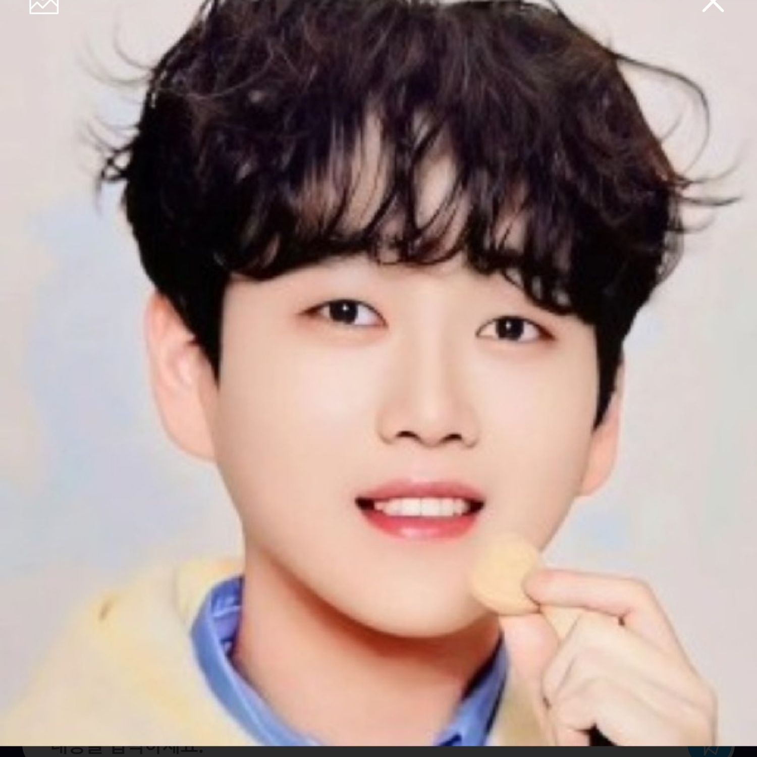 Momen yang diabadikan oleh penggemar Hwang Youngwoong