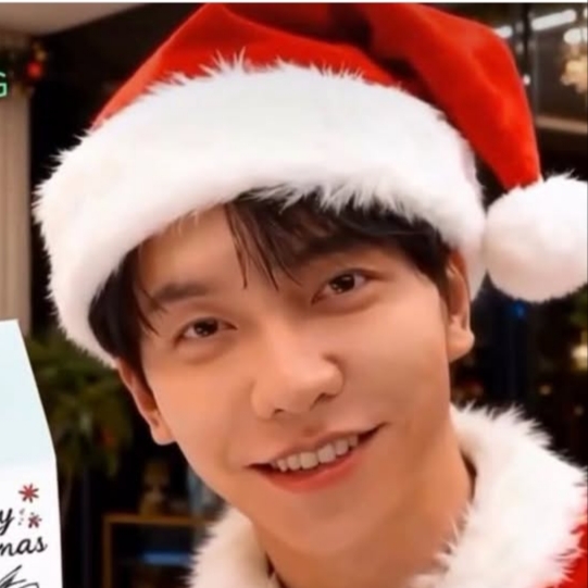 粉丝拍下的李升基瞬间