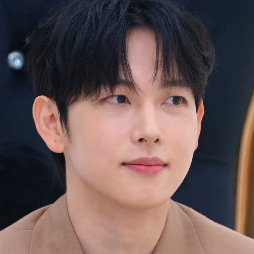 Latest photo of Yim Siwan