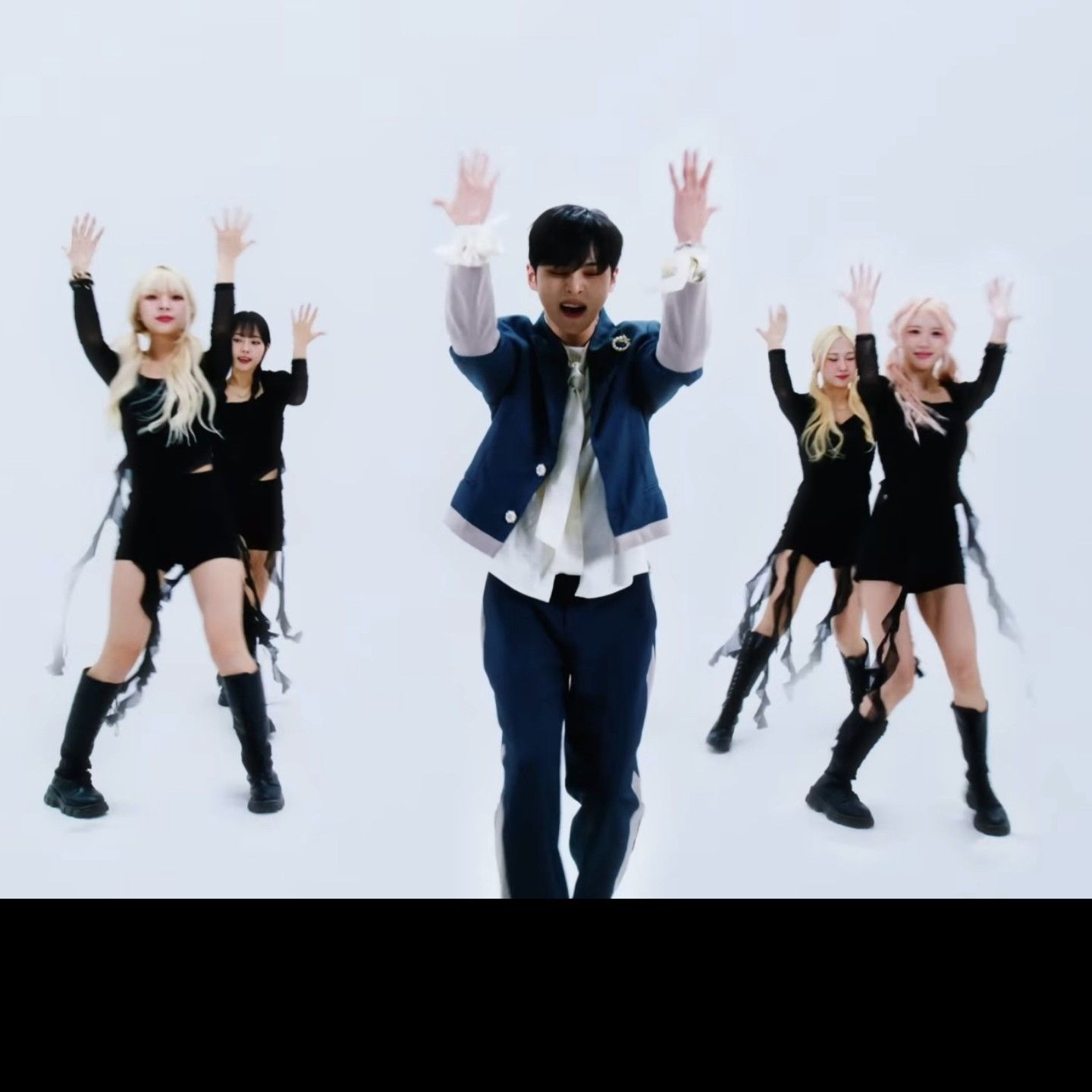 Behind-the-scenes cut of Seong Ri