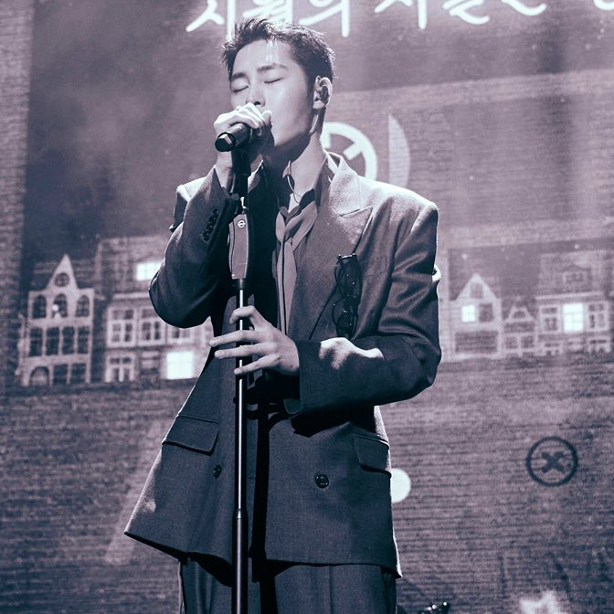 Behind-the-scenes cut of Lee Jaewook