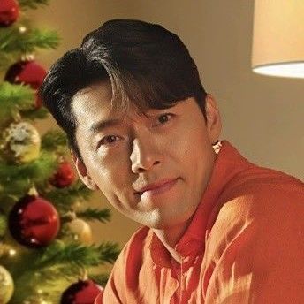 A moment captured by a fan of Hyun Bin