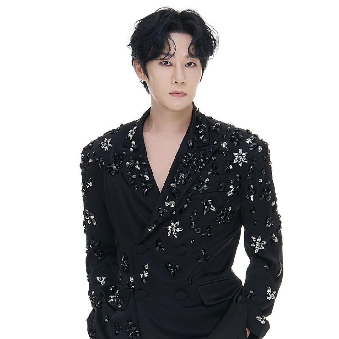 Behind-the-scenes cut of Kang Moonkyung