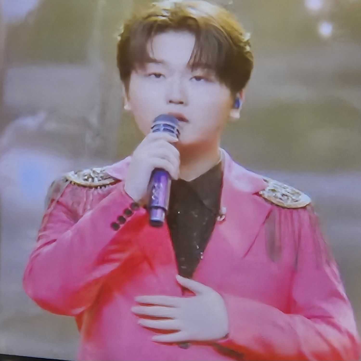 Behind-the-scenes cut of Park Sungon