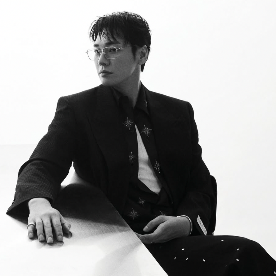 A moment captured by a fan of Kim Youngkwang