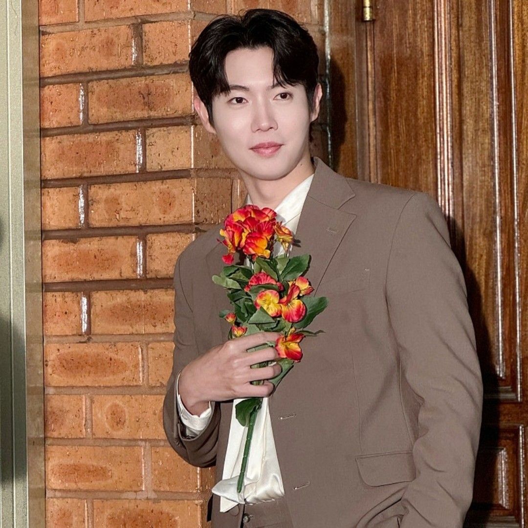 Latest photo of Son Taejin