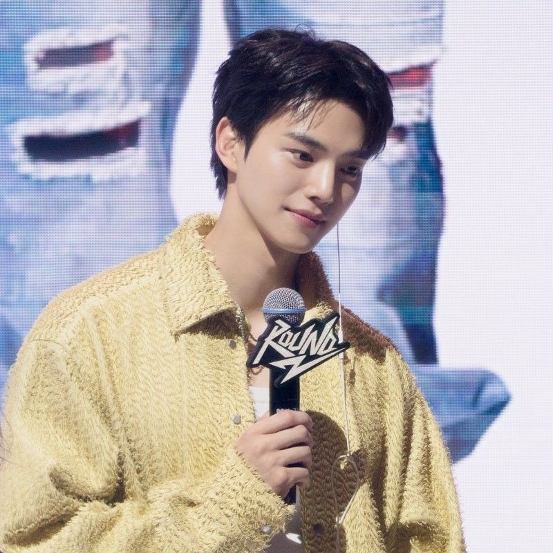 Latest photo of Song Kang