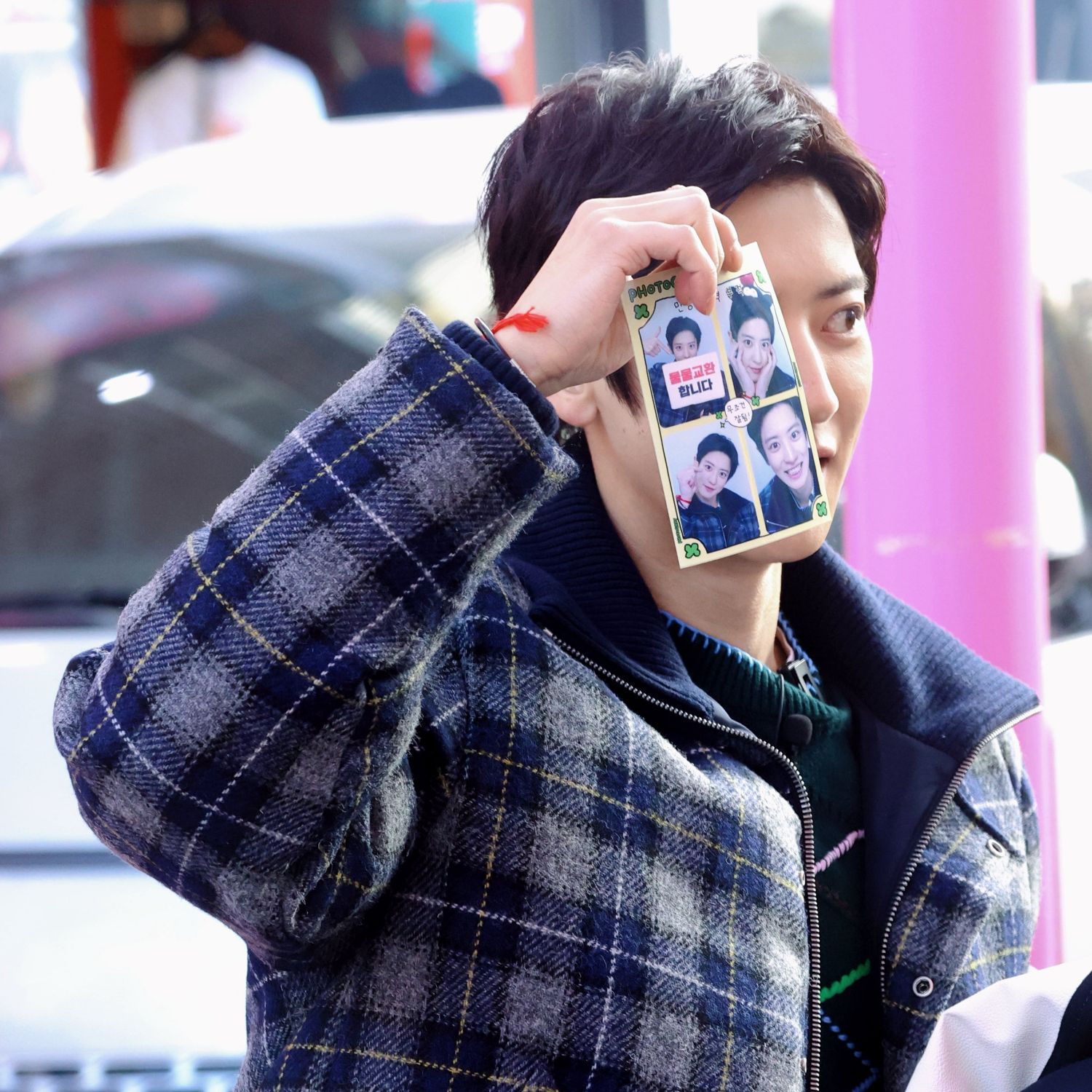 A moment captured by a fan of Chanyeol