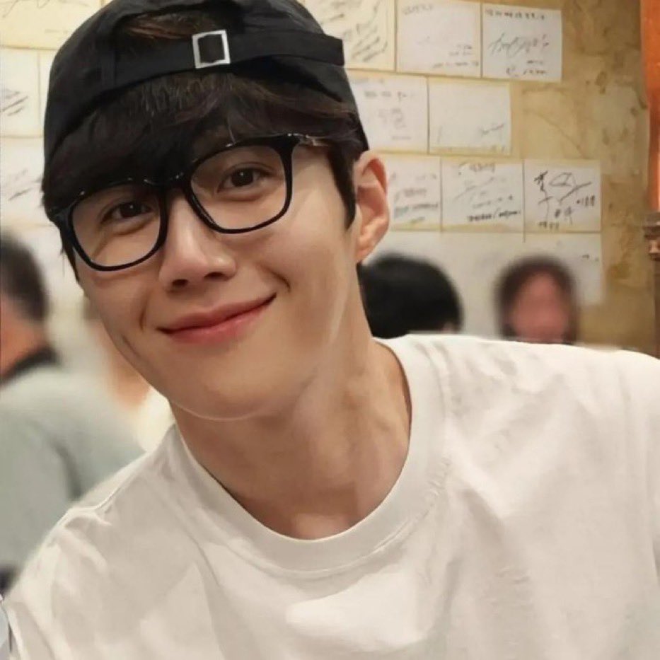 Behind-the-scenes cut of Kim Seonho