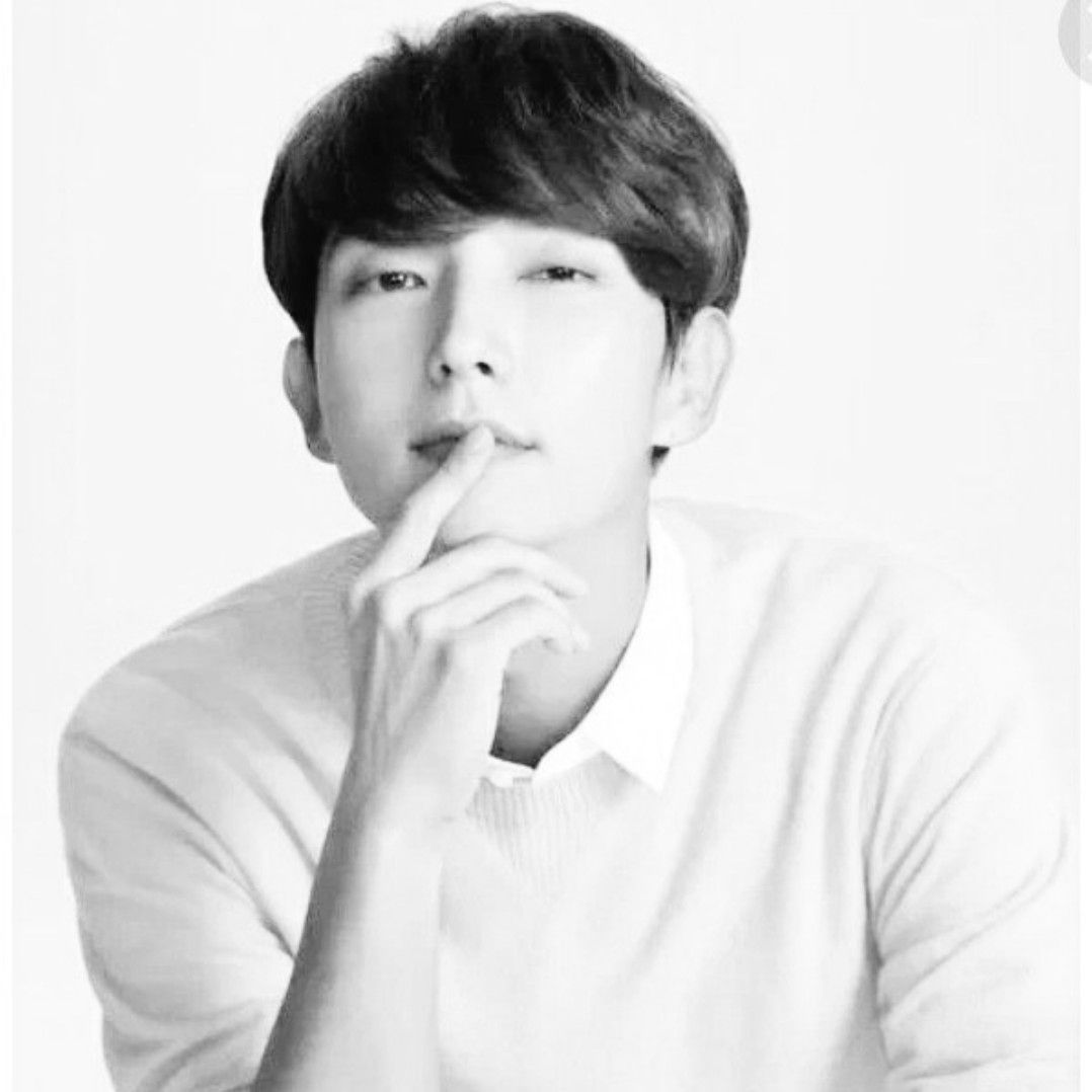 Latest photo of Lee Joongi