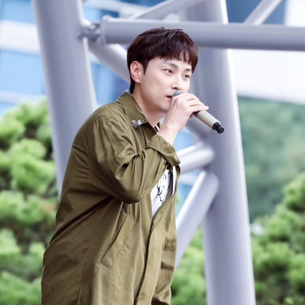 粉絲拍下的閔庚勳瞬間