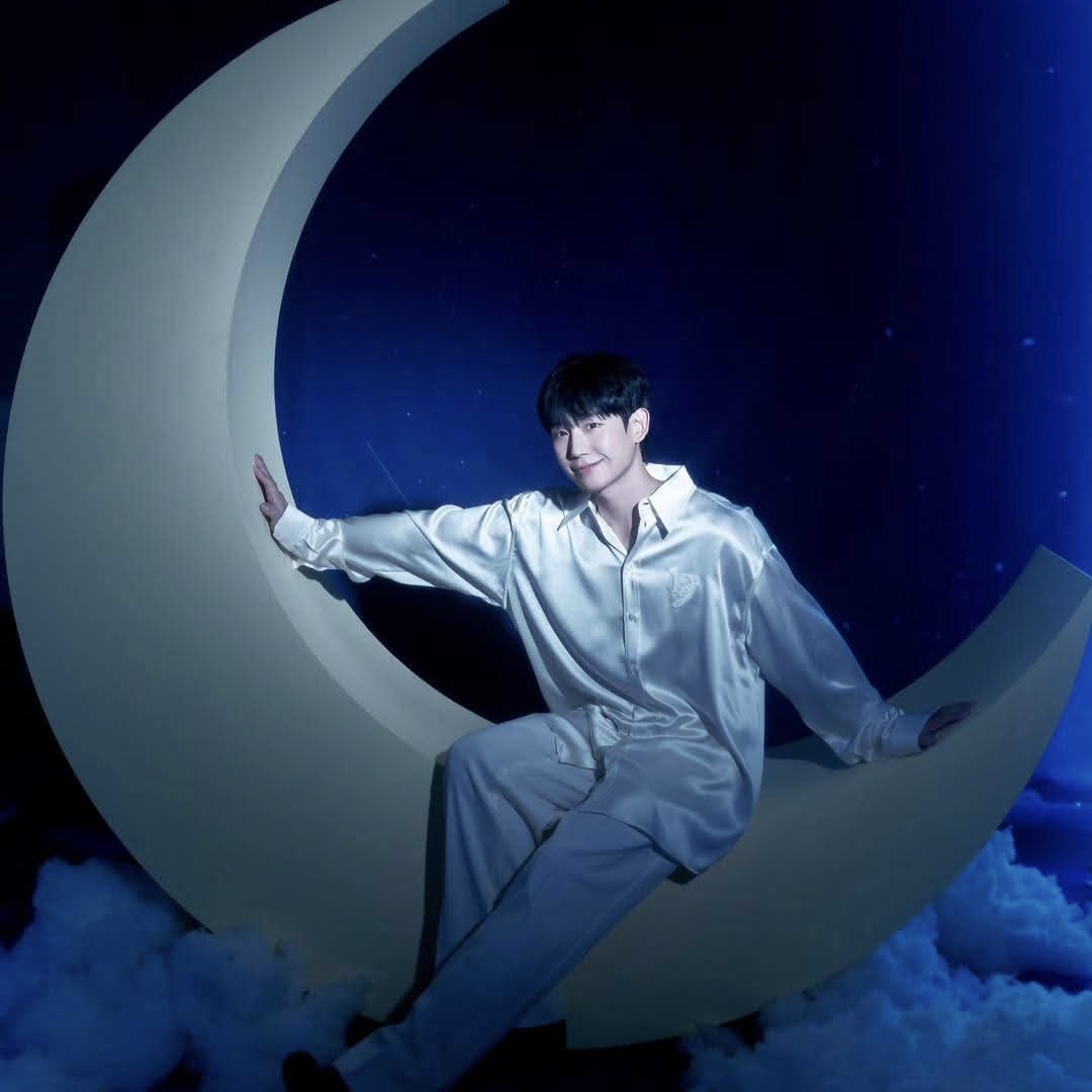 粉丝拍下的丁海寅瞬间