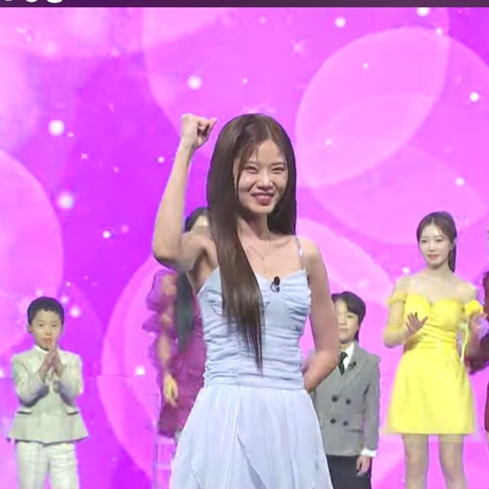 Behind-the-scenes cut of Bae Ahyeon