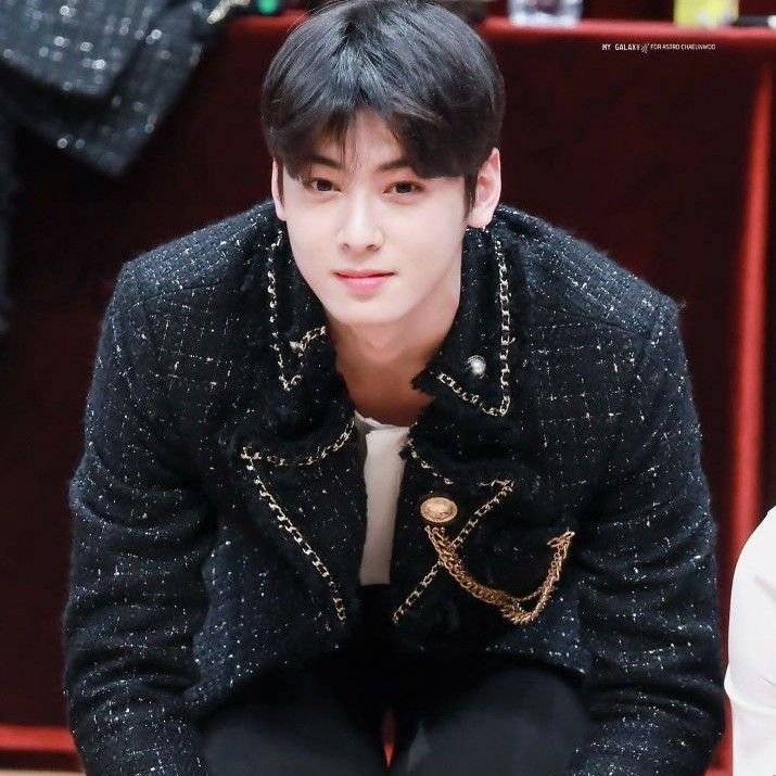 Latest photo of Cha Eunwoo