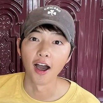 Recent activity shot of Song Joongki