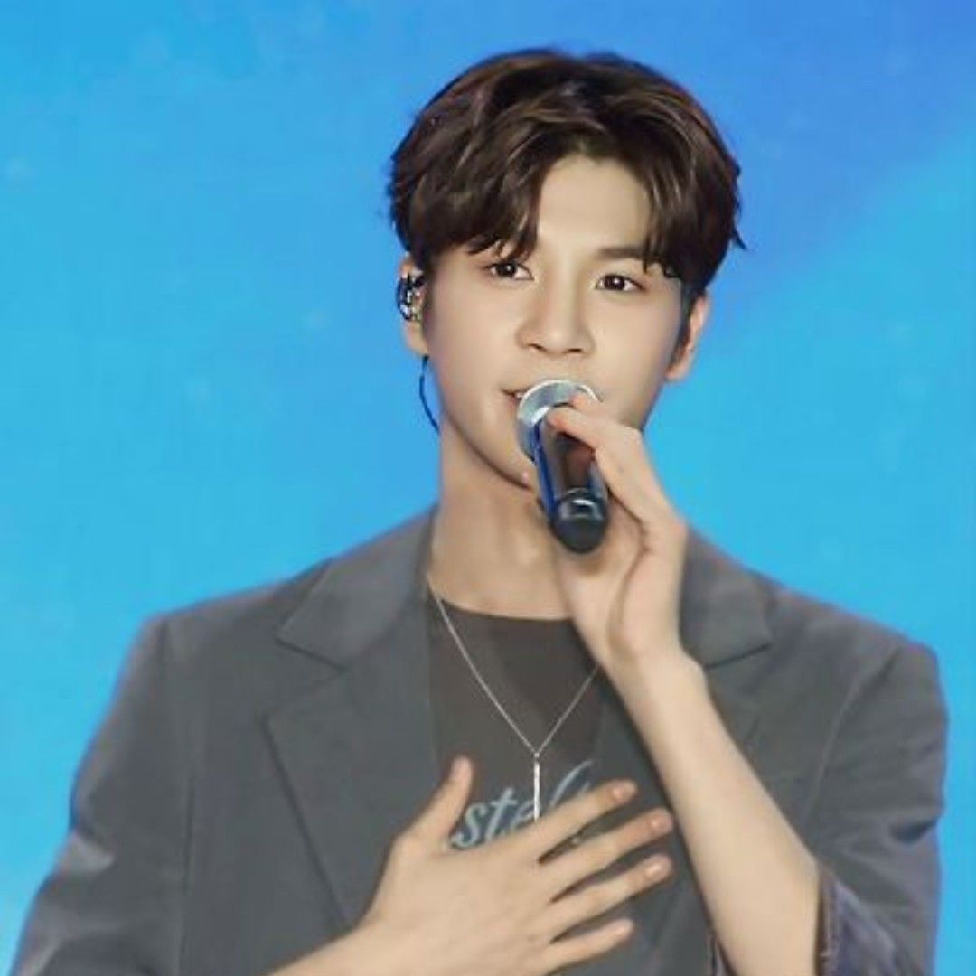 Behind-the-scenes cut of Jeong Dongwon