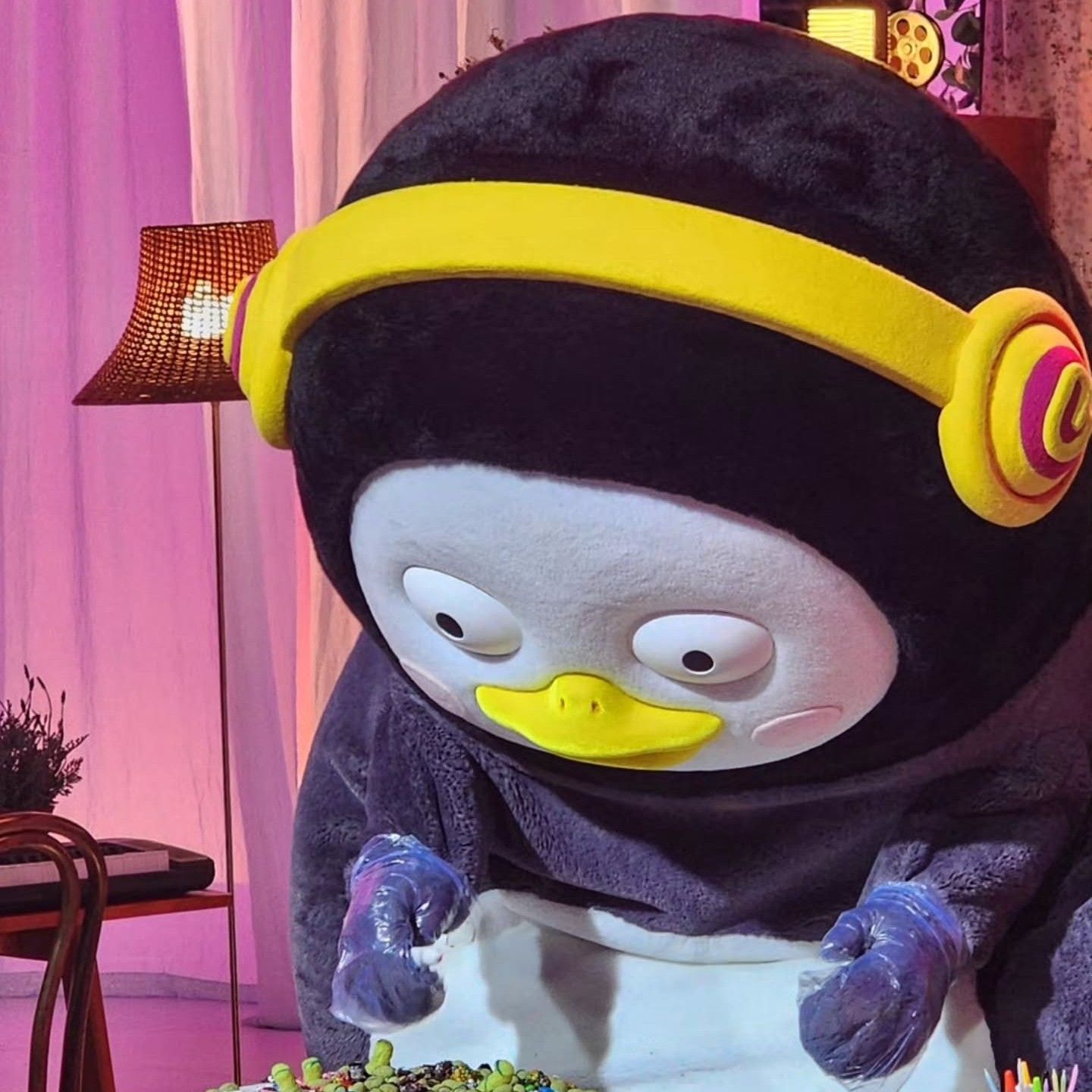 Behind-the-scenes cut of Pengsoo