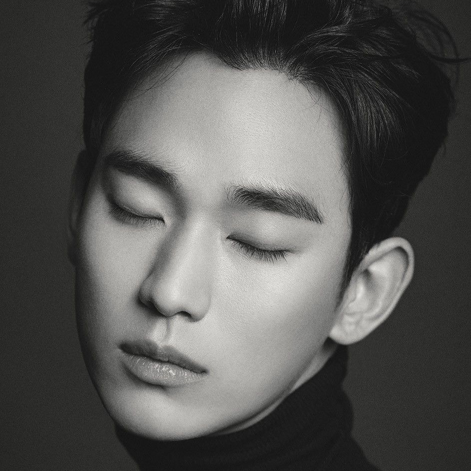 金秀賢的最新照片