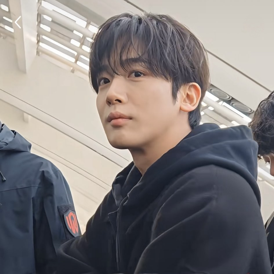 Behind-the-scenes cut of Kim Yohan