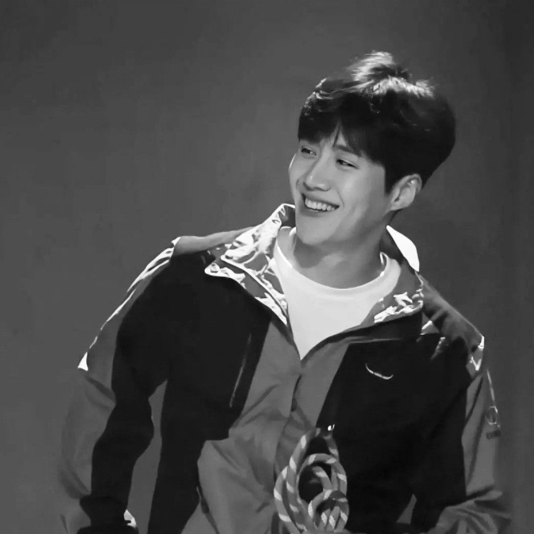 Latest photo of Kim Seonho