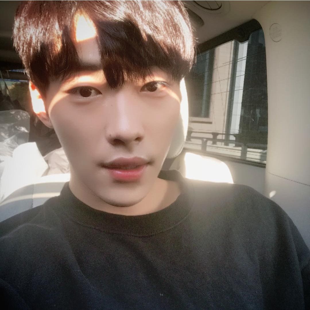 우도환 최근 활동샷